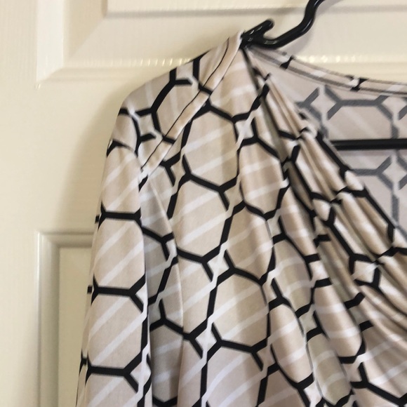 NY&C ๐ blouse gold/black 3/4 sleeve - Picture 6 of 16